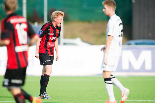Brommapojkarnas Gustav Sandberg Magnusson blir upprörd
