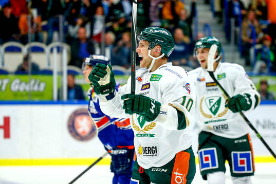 Färjestads Shawn Lalonde jublar