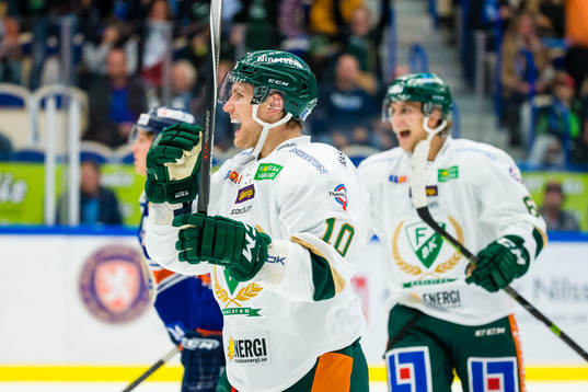Färjestads Shawn Lalonde jublar