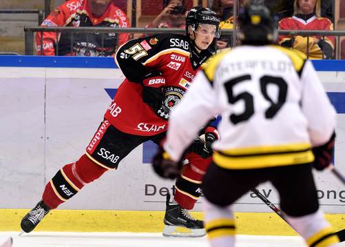Luleås Kristian Näkyvä med pucken