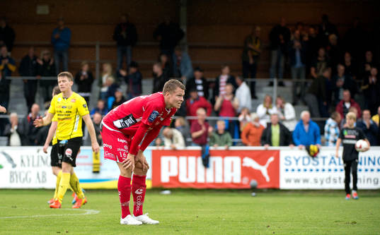 Elfsborgs Viktor Claesson deppar efetr slutsignalen i