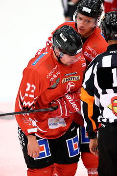 Vita Hästens Viktor Amnér skadad