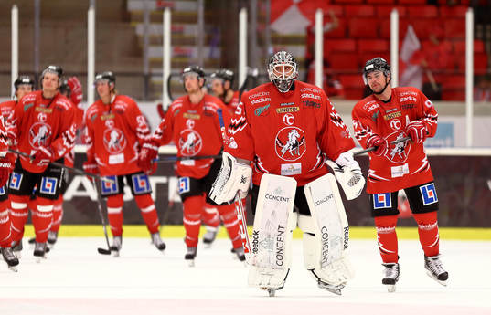 Vita Hästens målvakt Axel Brage och delar av laget