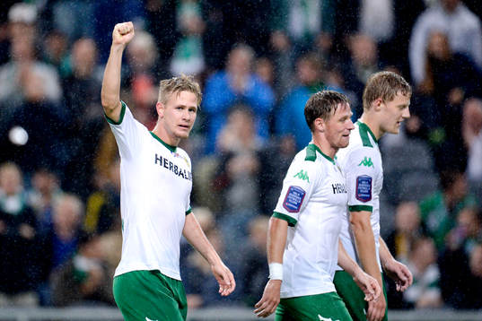 Hammarbys Erik Israelsson jublar