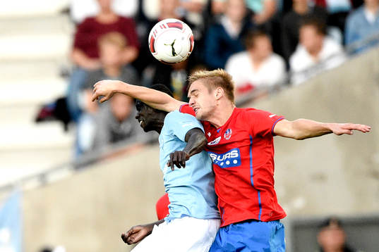 Malmö FFs Enock Kofi Adu och Helsingborgs Johan Mårtensson