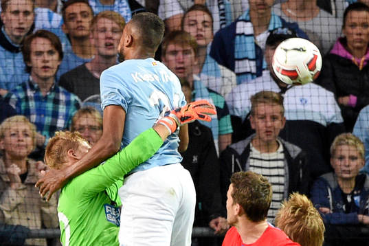 Helsingborgs målvakt Pär Hansson och Malmö FFs Isaac
