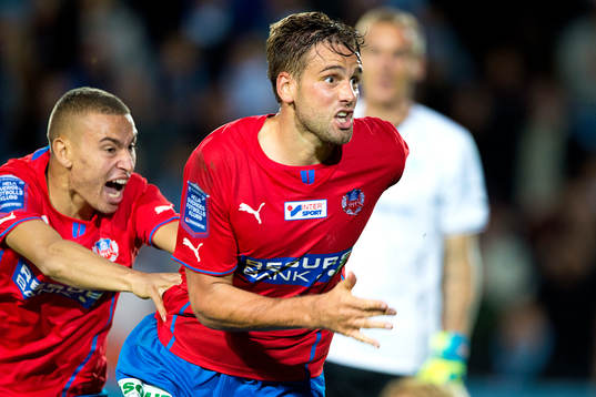 Helsingborgs Mikael Dahlberg jublar med Jordan Larsson