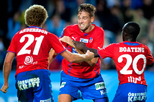 Helsingborgs Peter Larsson jublar med Christoffer Andersson