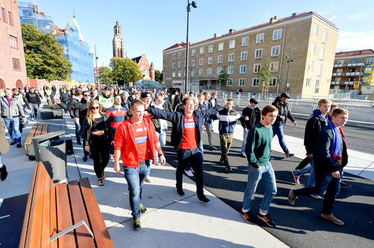 Helsingborgs supportrar anländer Malmö