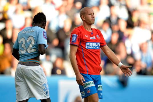 Malmö FFs Pa Konate och Helsingborgs Mattias Lindström