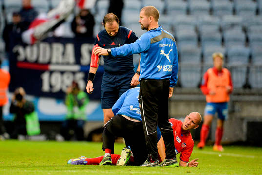 Helsingborgs Mattias Lindström har ont