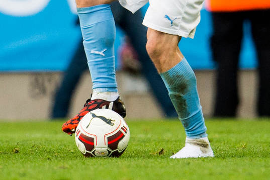 Malmö FFs Markus Rosenberg saknar sko på vänster fot men