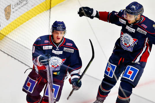 Linköpings Broc Litle (tv) jublar