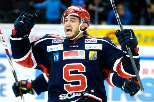 Södertäljes Jacob Dahlström jublar