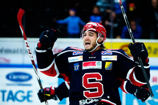 Södertäljes Jacob Dahlström jublar