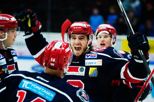 Södertäljes Jacob Dahlström jublar