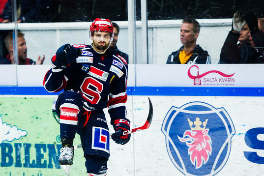 Södertäljes Mattias Beck jublar