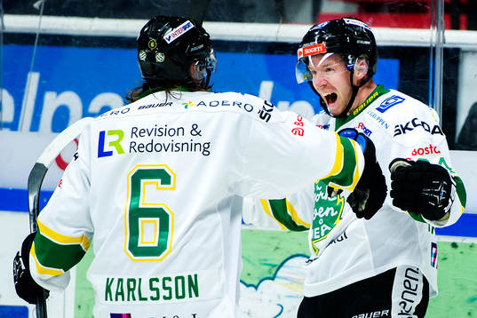 Björklövens Jon Palmebjörk jublar