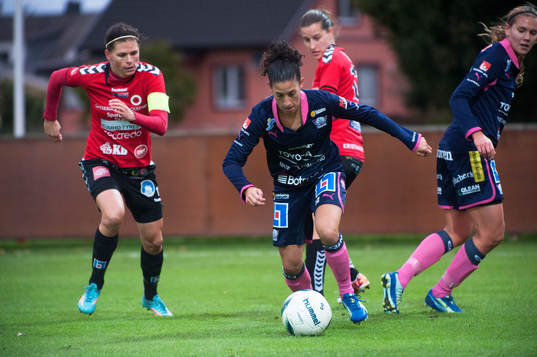 Linköpings Claudia Teresa Neto Pires i matchen i