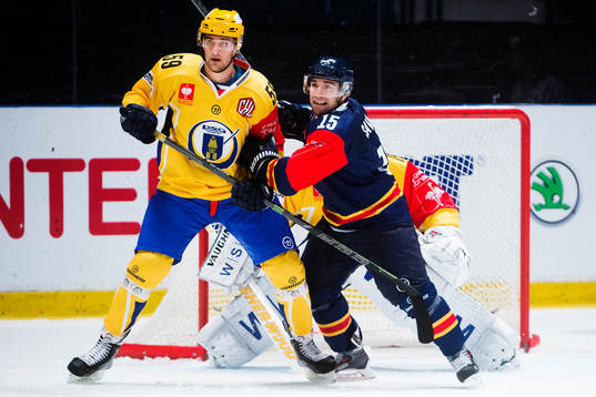 Zlins Oldrich Kotvan och Djurgårdens Steve Saviano