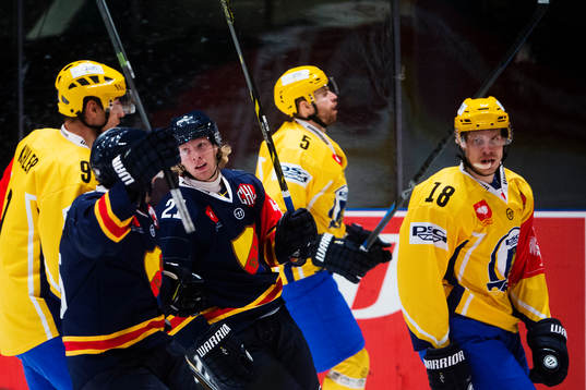 Djurgårdens Nicklas Heinerö jublar