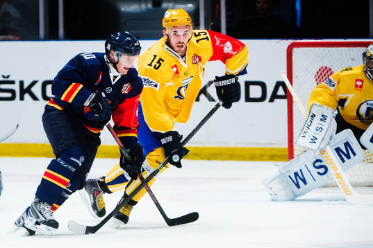Djurgårdens Joakim Eriksson och Zlins Martin Matejicek