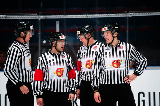 Domarteamet Örjan Ahlen, Shane Warschaw, Morgan Johansson