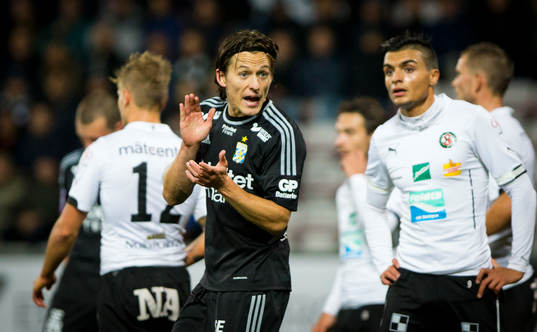IFK Göteborgs Lasse Vibe jublar mellan Örebro och