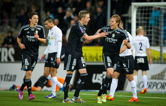 IFK Göteborgs Ludwig Augustinsson gör 2-2 och jublar