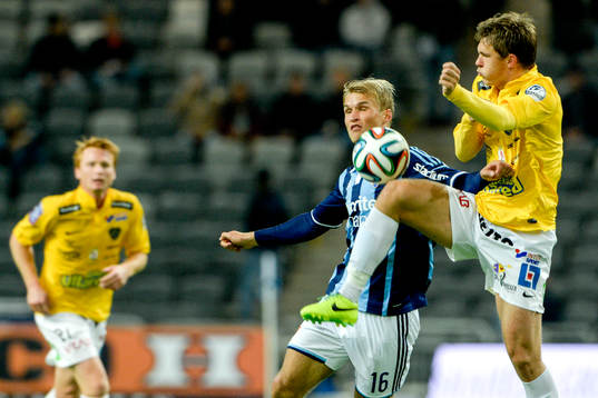 Djurgårdens Sebastian Andersson och Falkenbergs Daniel