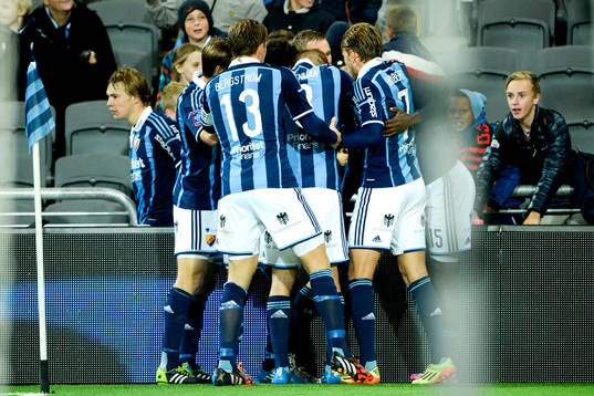 Djurgårdens Mark Mayambela jublar