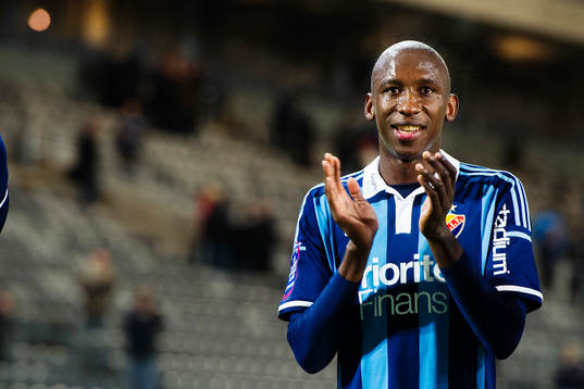 Djurgårdens Mark Mayambela jublar