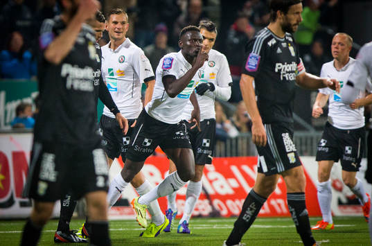 Örebros Alhassan Kamara gör 3-3 på straff och jublar