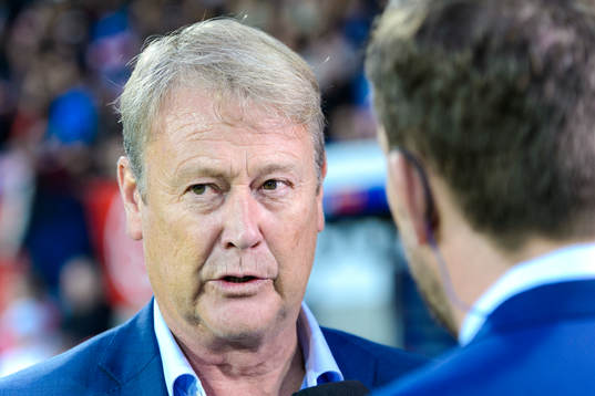 Malmö FFs tränare Åge Hareide blir intervjuad av TV