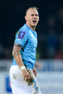 Malmö FFs Magnus Eriksson ropar till sina lagkamrater