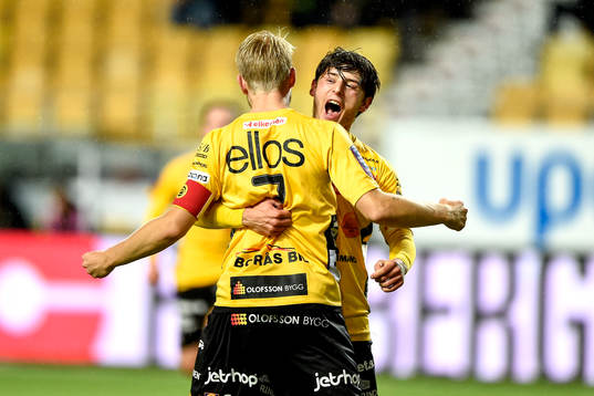 Elfsborgs Johan Larsson jublar