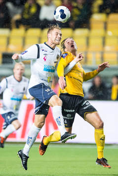 Gefles David Fällman och Elfsborgs Viktor Prodell kamp om