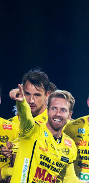 Mjällbys Christian Wilhelmsson har gjort segermålet 1-0