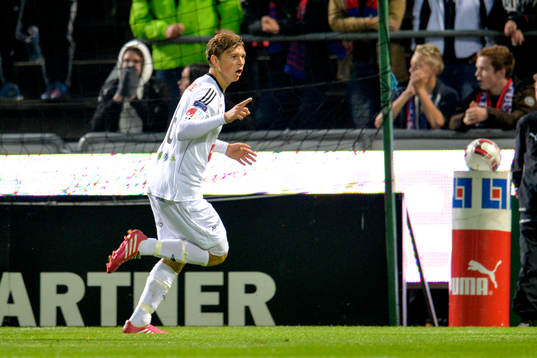 Brommapojkarnas Jesper Karlström jublar