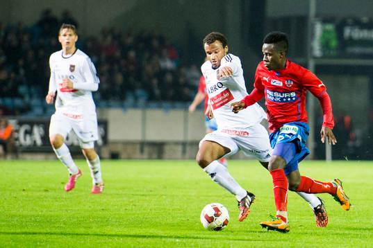 Helsingborgs David Accam och Brommapojkarnas Serge-Junior