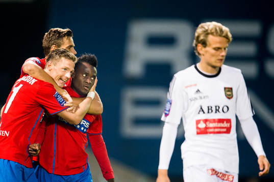 Helsingborgs David Accam (th) har gjort 1-0 och kramas om