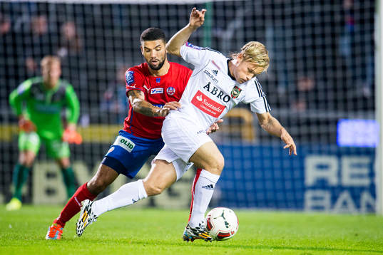 Helsingborgs Victor Palsson och Brommapojkarnas Nicklas