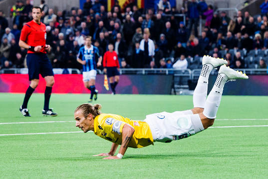 Falkenbergs Tobias Carlsson ramlar