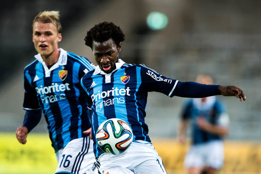 Djurgårdens Sebastian Andersson (tv) och Amadou Jawo
