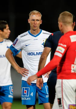 Norrköpings Andreas Johansson med tejpat huvud