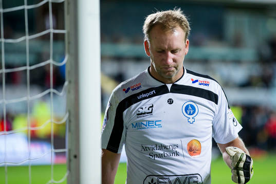 Åtvidabergs målvakt Henrik Gustavsson jublar