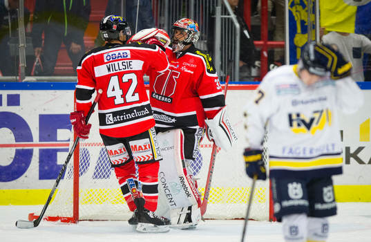 målvakt Julius Hudacek och Brian Willsie jublar