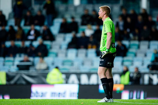 Häckens målvakt Christoffer Källqvist deppig