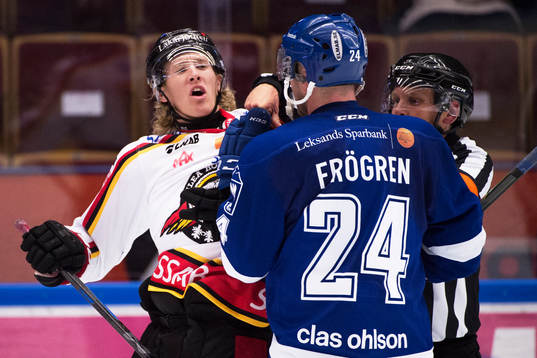 Luleås Emil Sylvegård och Leksands Jonas Frögren i bråk