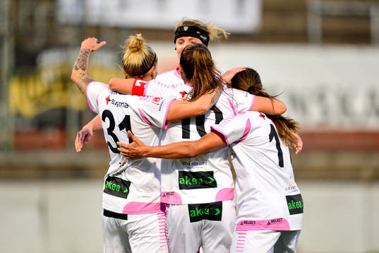 Rosengårds Anja Mittag jublar